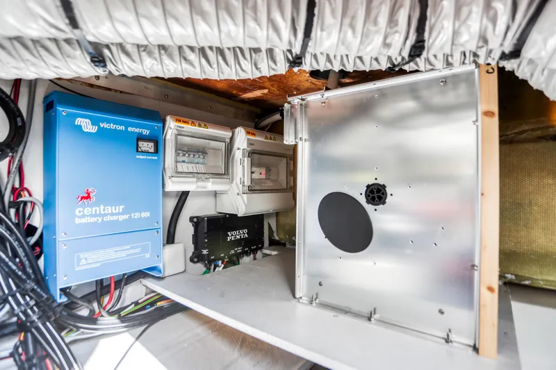 Hawkeye Yacht Photos Pics 