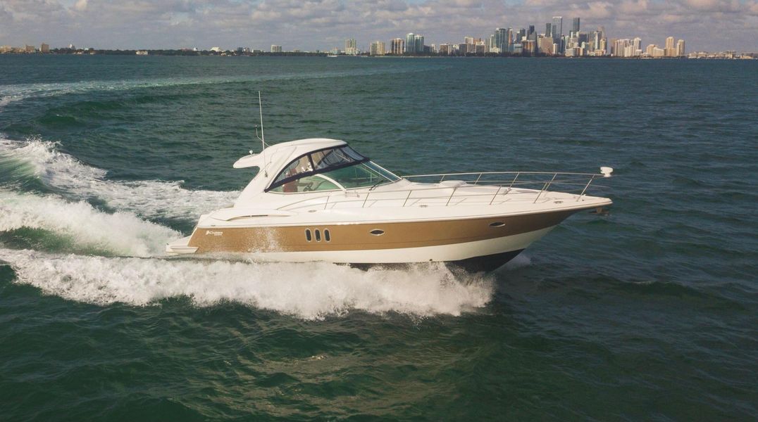 2006 Cruisers Yachts 420 Express