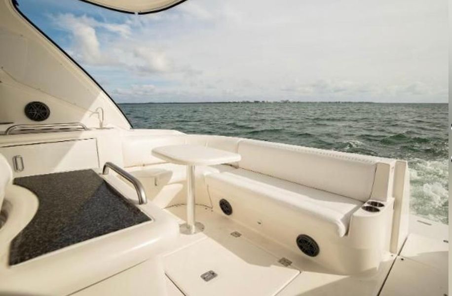 2006 Cruisers Yachts 420 Express