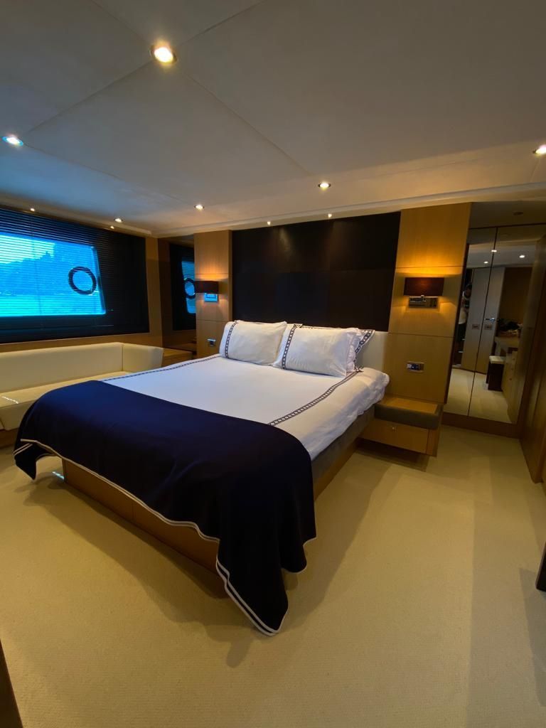 2015 Princess 73 