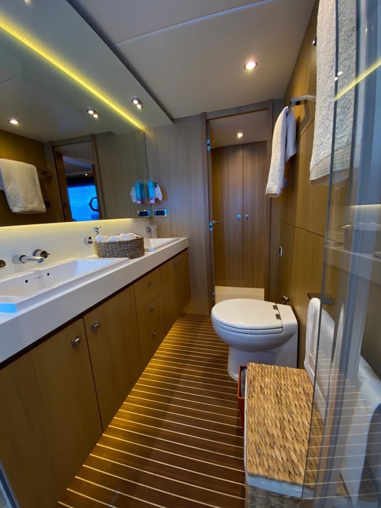 2015 Princess 73 