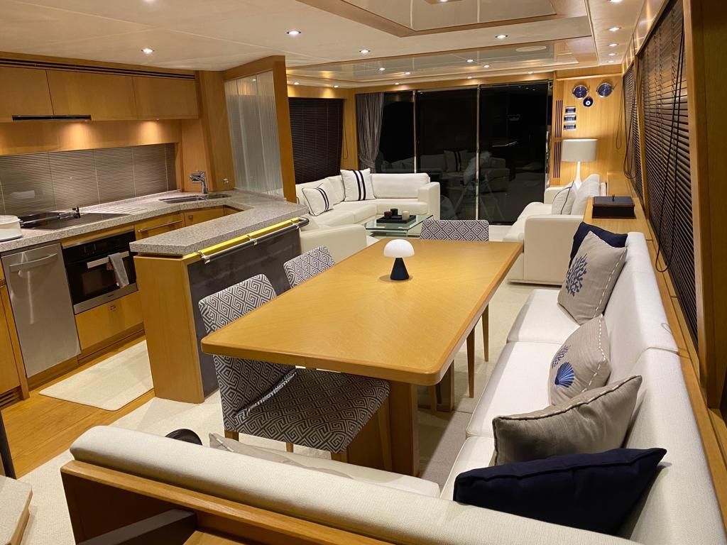 2015 Princess 73 