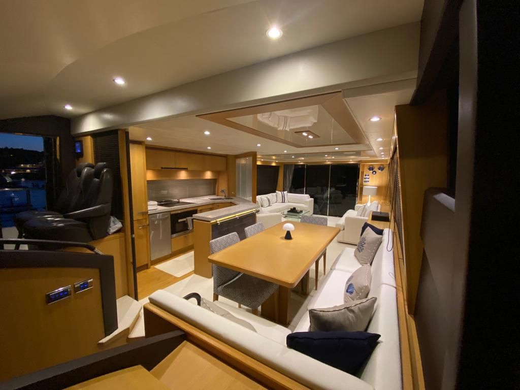 2015 Princess 73 