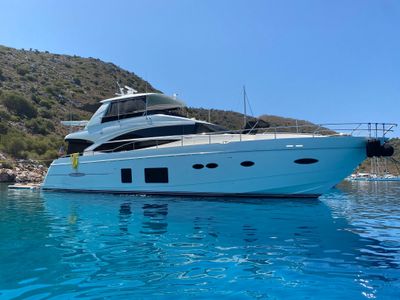 Yacht