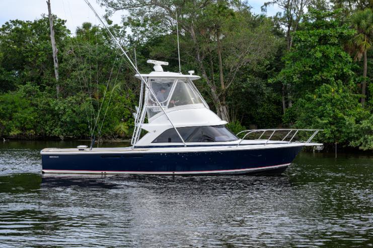 Tweedehands 2018 Bertram 35FB - Florida | YachtFocus