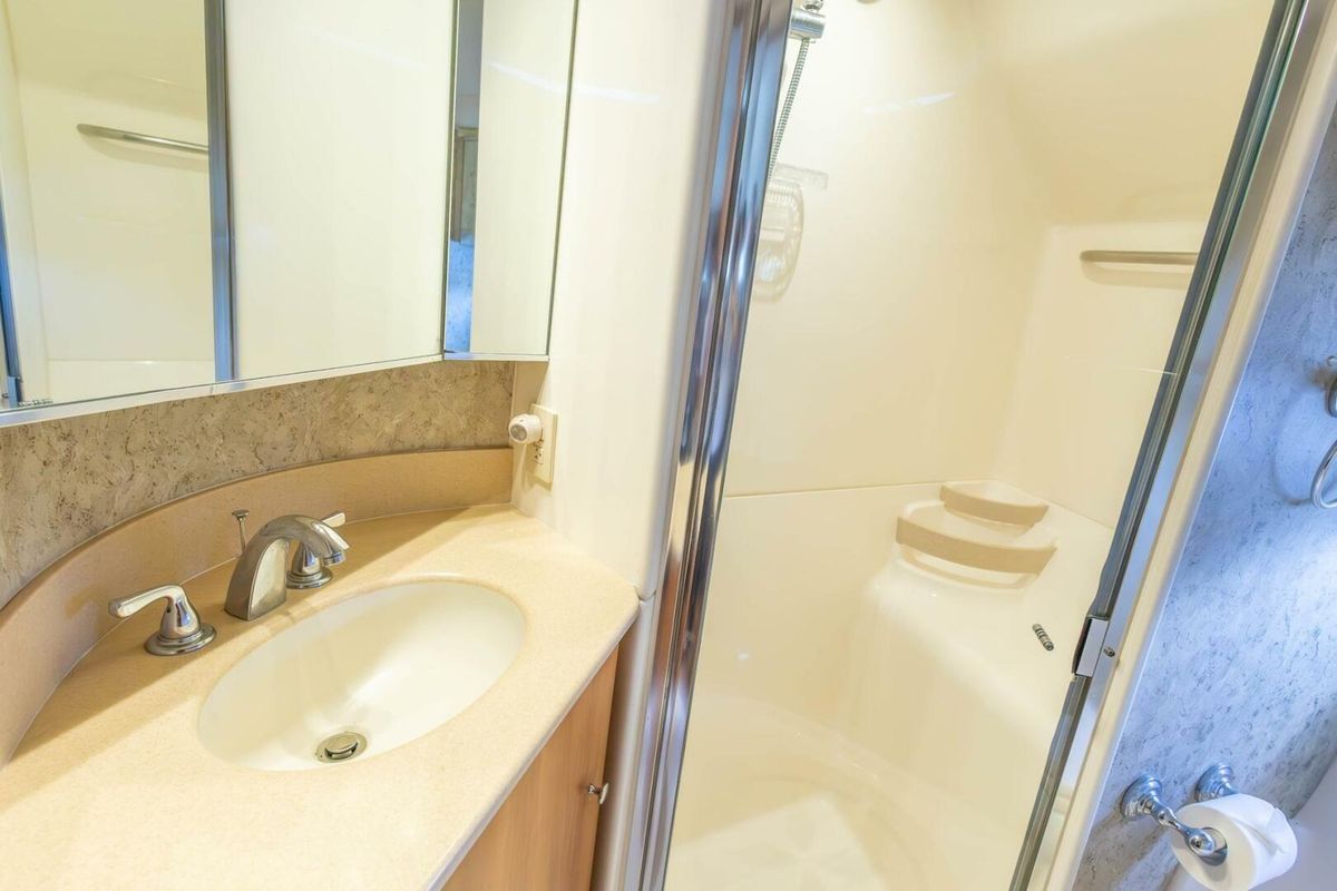 2000 Tiara Yachts 52 