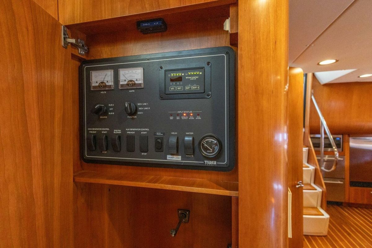 2000 Tiara Yachts 52 