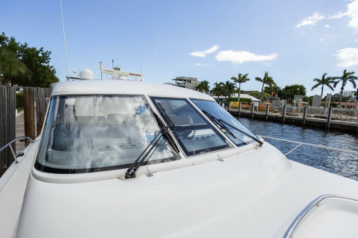 2000 Tiara Yachts 52 