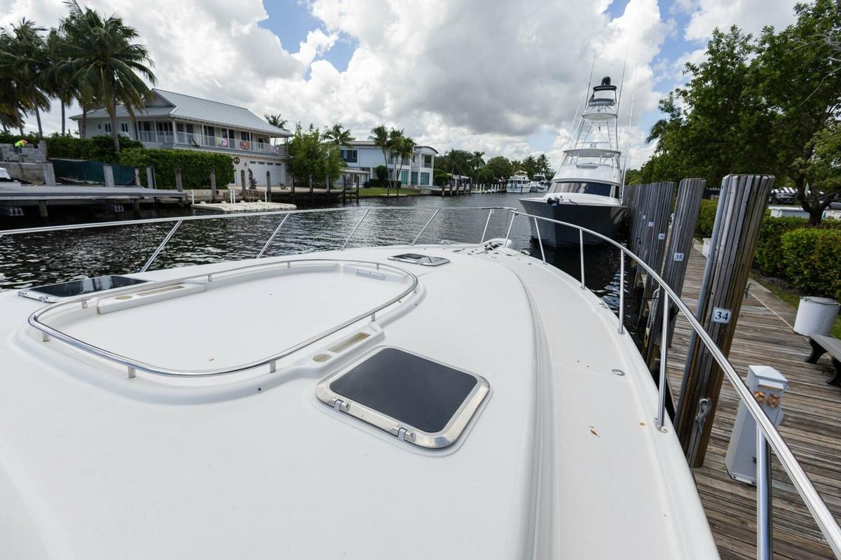 2000 Tiara Yachts 52 
