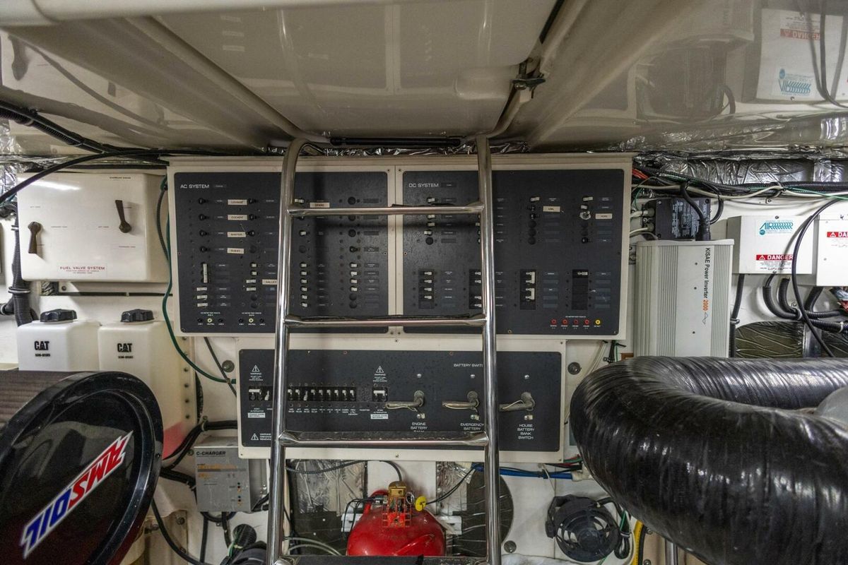 2000 Tiara Yachts 52 