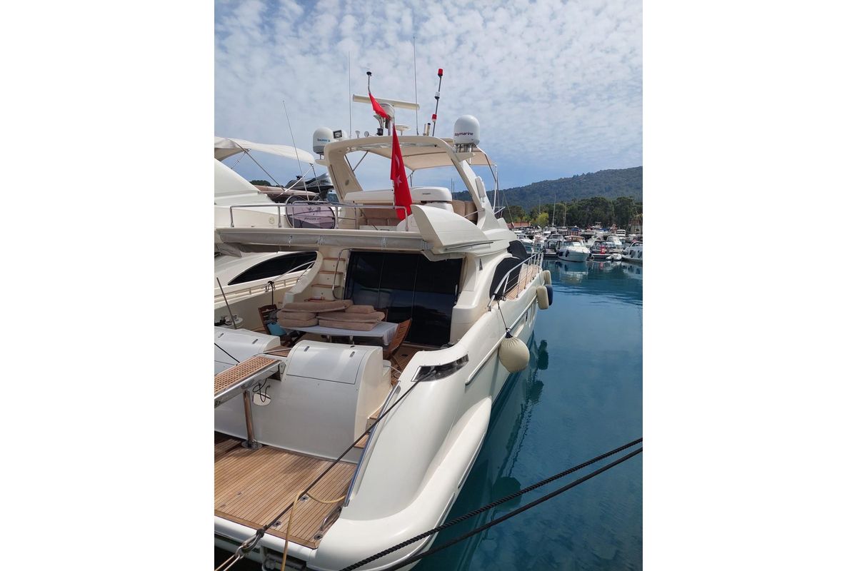 2002 Azimut 62 