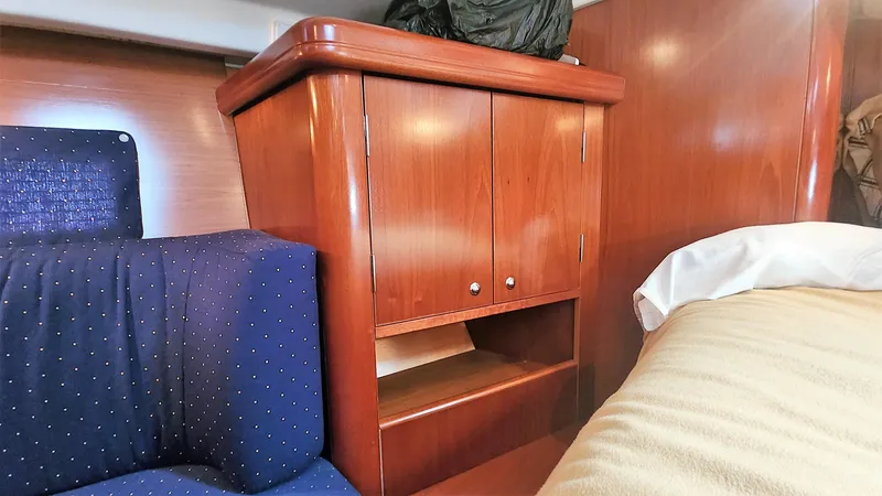 Tantalus Yacht Photos Pics 