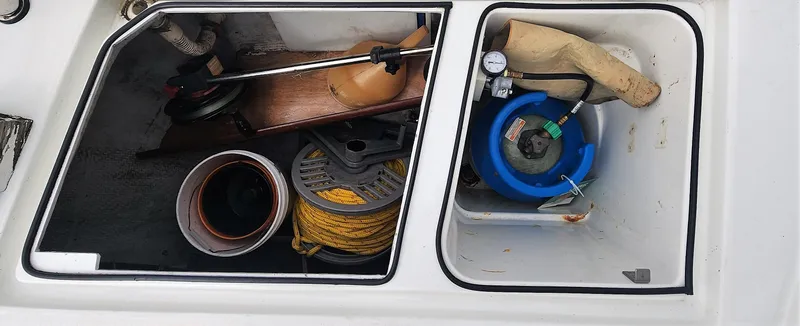 Tantalus Yacht Photos Pics 