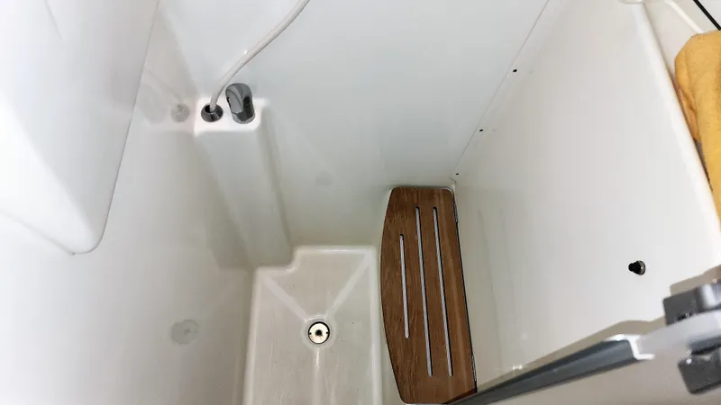 Tantalus Yacht Photos Pics 