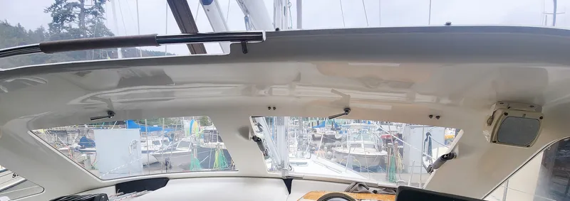 Tantalus Yacht Photos Pics 