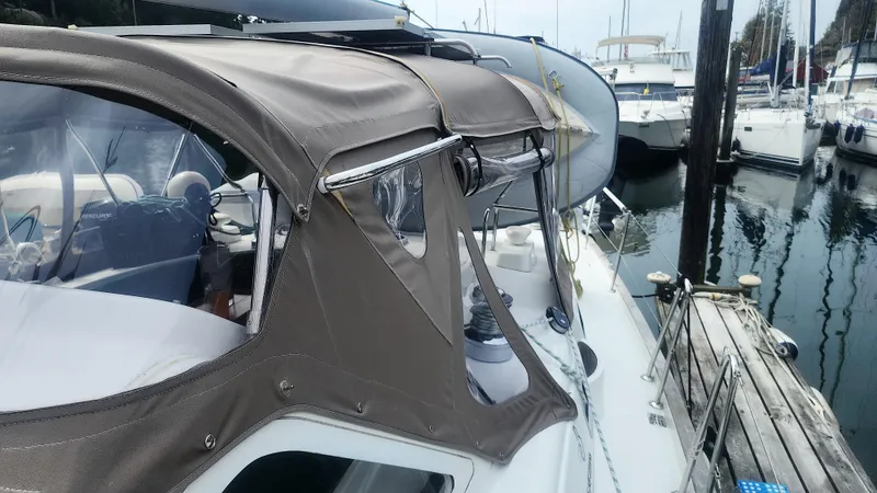 Tantalus Yacht Photos Pics 