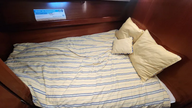 Tantalus Yacht Photos Pics 