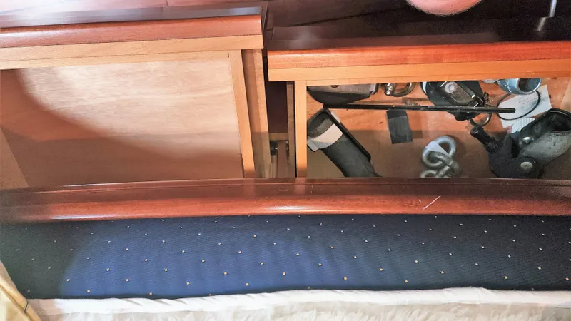 Tantalus Yacht Photos Pics 