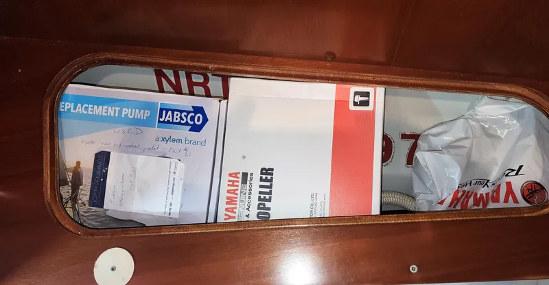 Tantalus Yacht Photos Pics 