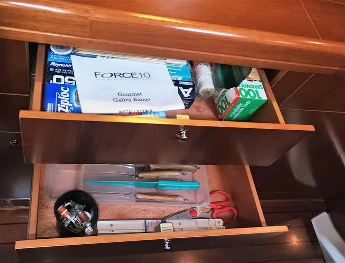 Tantalus Yacht Photos Pics 