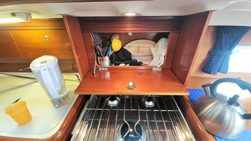 Tantalus Yacht Photos Pics 