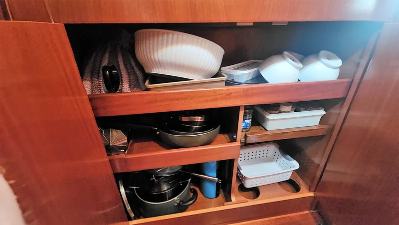 Tantalus Yacht Photos Pics 