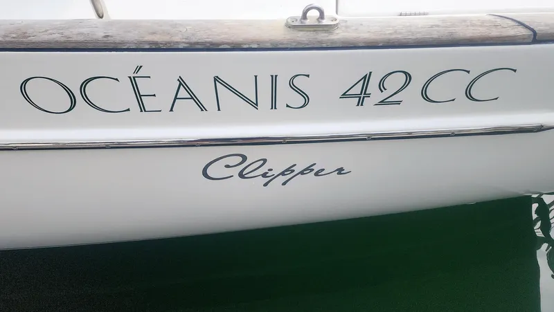 Tantalus Yacht Photos Pics 