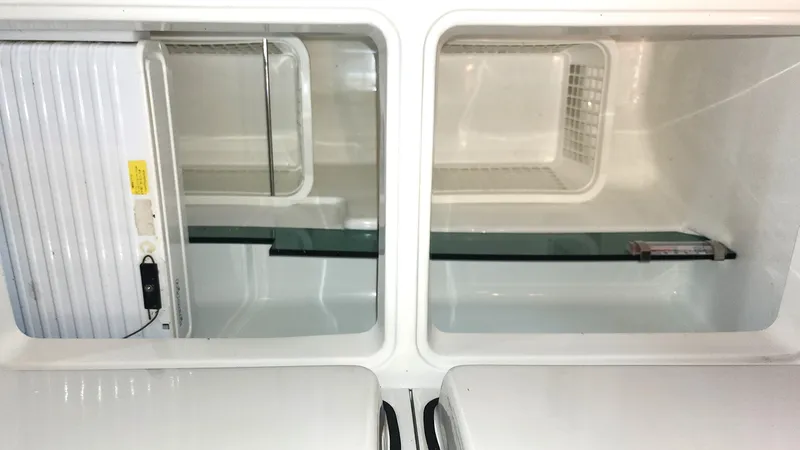 Tantalus Yacht Photos Pics 