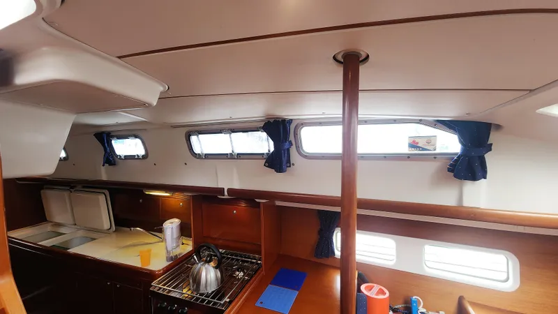 Tantalus Yacht Photos Pics 