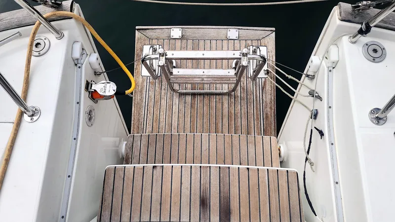 Tantalus Yacht Photos Pics 