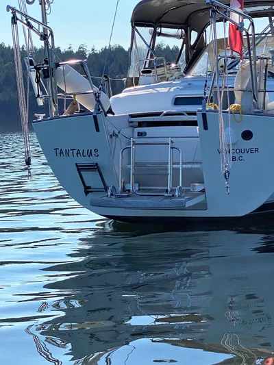 Tantalus Yacht Photos Pics 
