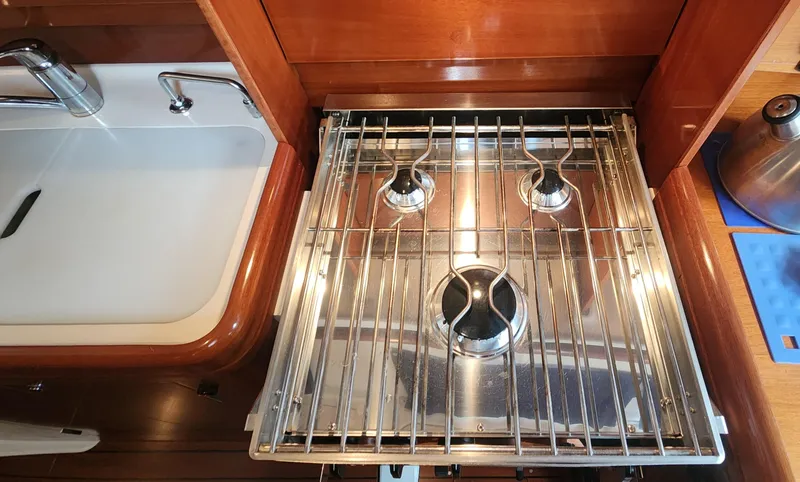 Tantalus Yacht Photos Pics 