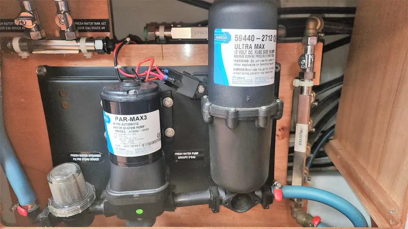 Tantalus Yacht Photos Pics 