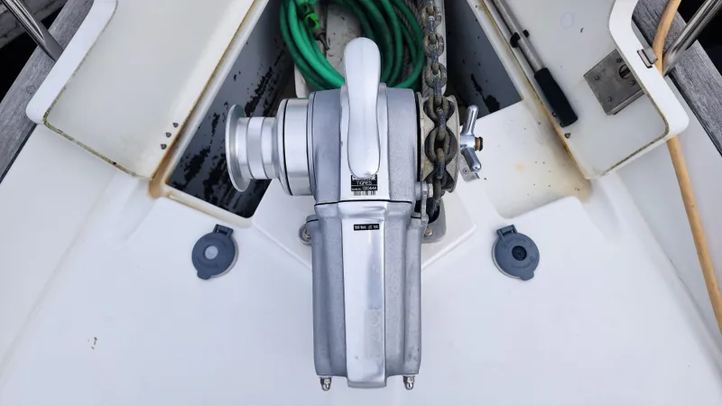 Tantalus Yacht Photos Pics 