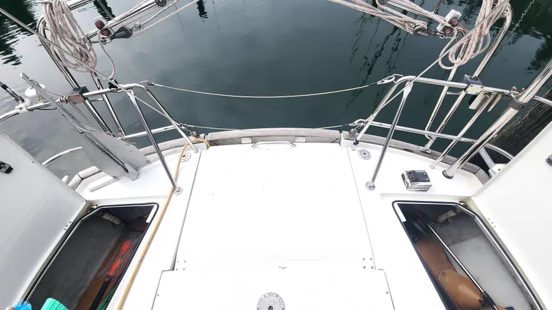 Tantalus Yacht Photos Pics 