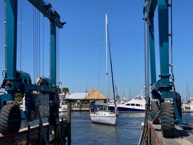2007 Catalina 42