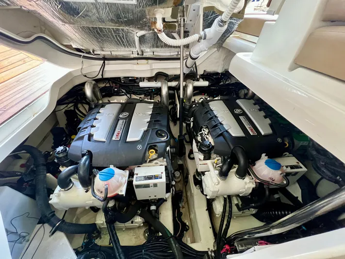  Yacht Photos Pics 2019 Sea Ray SLX 400 engine compartment with dual engines.