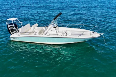 Boston Whaler 230 Dauntless