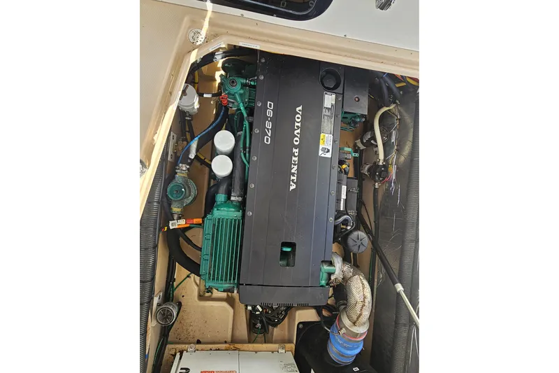 Tuva- B - Lu Yacht Photos Pics Engine compartment of a 2015 Cutwater 30 Command Bridge with Volvo Penta D6-370 engine.