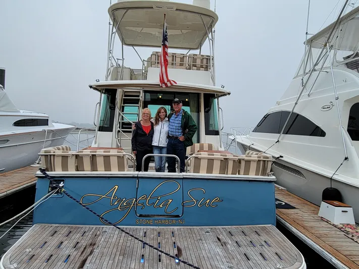 Angelia Sue Yacht Photos Pics 