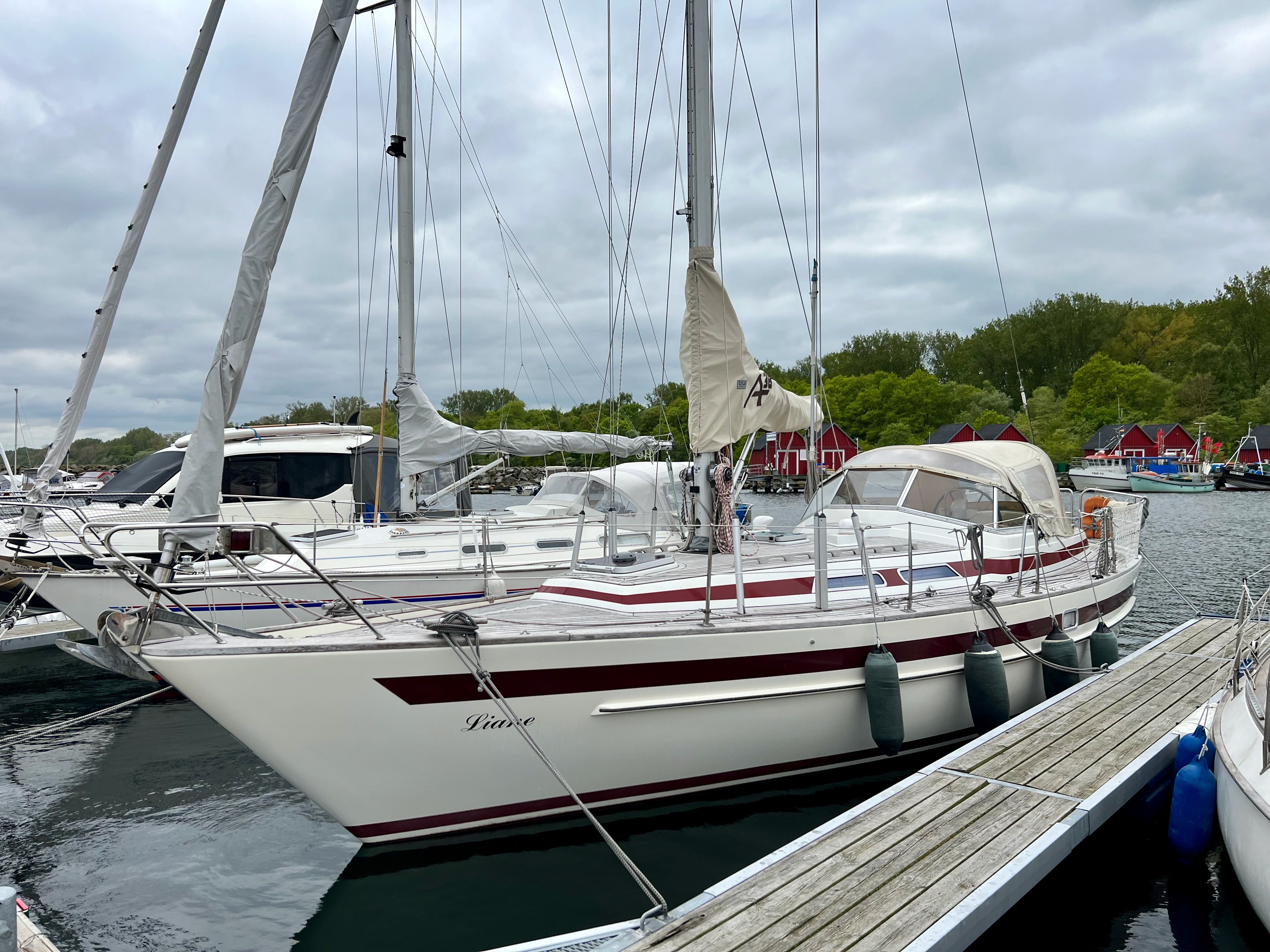 1987 Custom Aphrodite 36