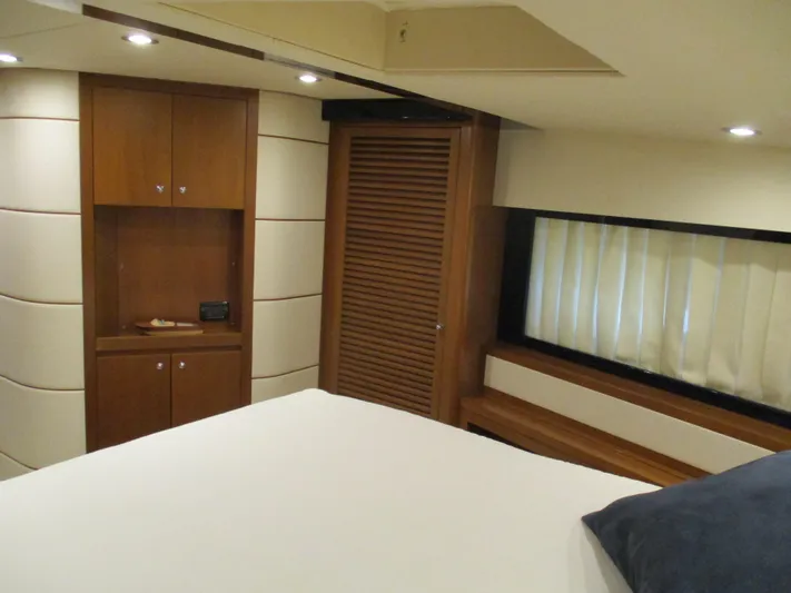 Mr Chic Yacht Photos Pics 