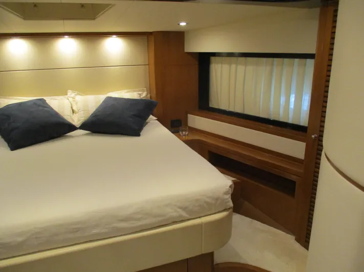 Mr Chic Yacht Photos Pics 