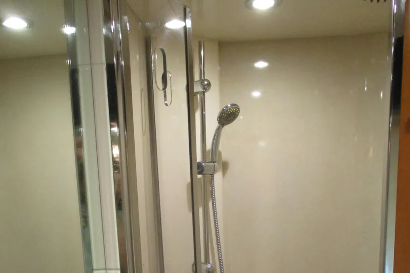 Mr Chic Yacht Photos Pics 