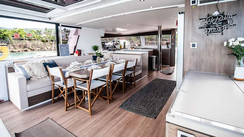 Cocktails And Dreams Yacht Photos Pics Bali 5.4 dining area