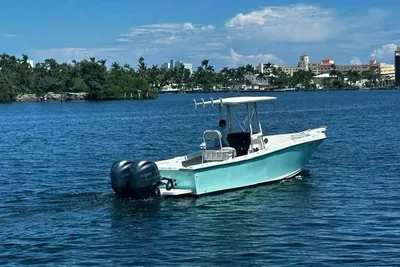Mako 26 Center Console