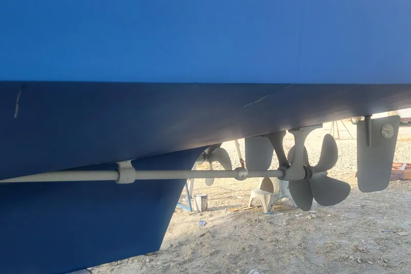 Off Ramp Yacht Photos Pics Underwater view of 2002 Novatec Sundeck boat propeller and rudder on dry land.