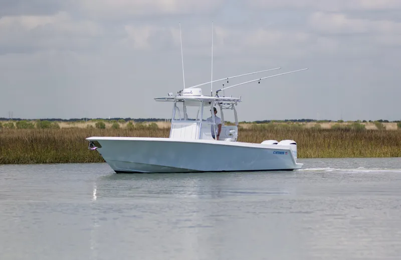  Yacht Photos Pics 32 Contender 32ST- Profile