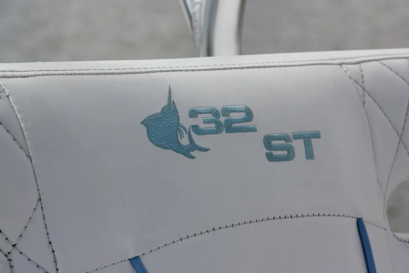  Yacht Photos Pics 32 Contender 32ST- Seating