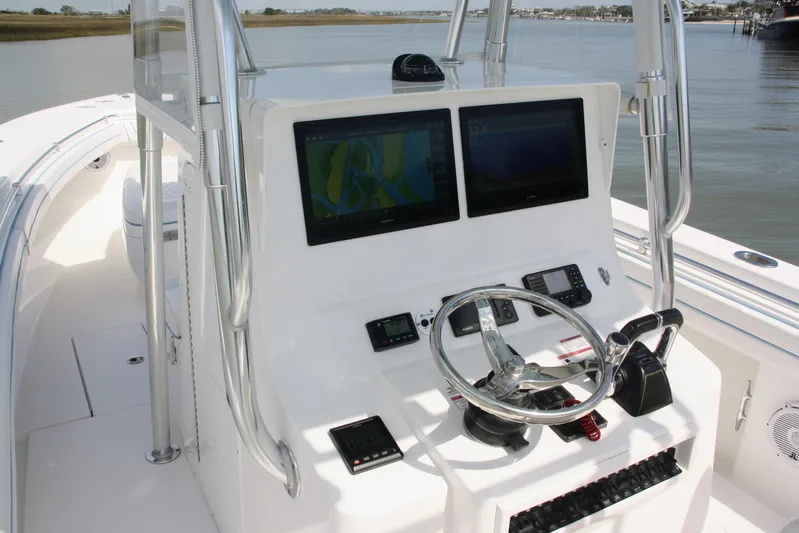  Yacht Photos Pics 32 Contender 32ST- Helm